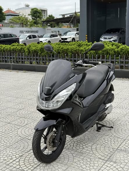 Honda PCX 125 Red