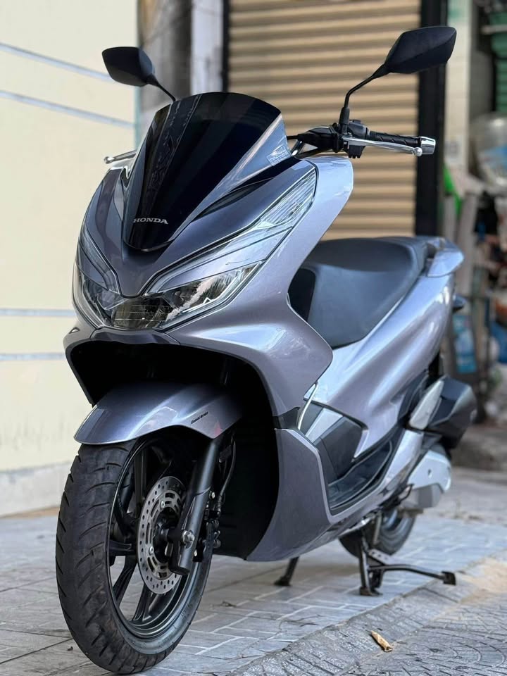 Honda PCX 150 Gray