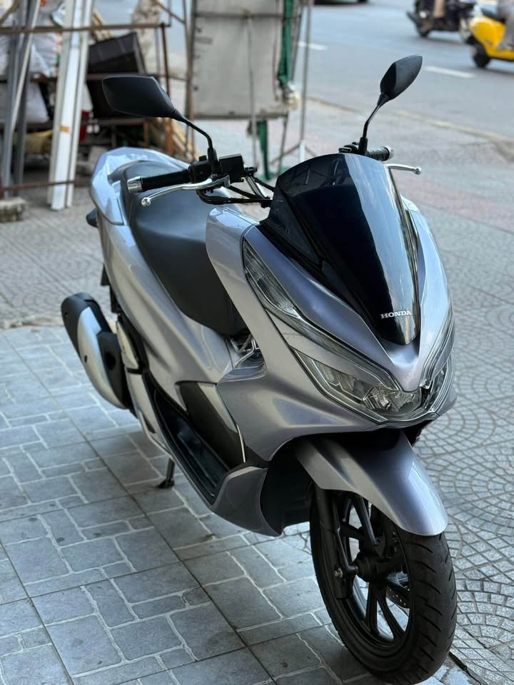 Honda PCX 150 Gray