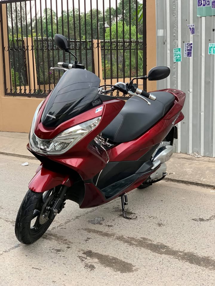 Honda PCX 125 Red